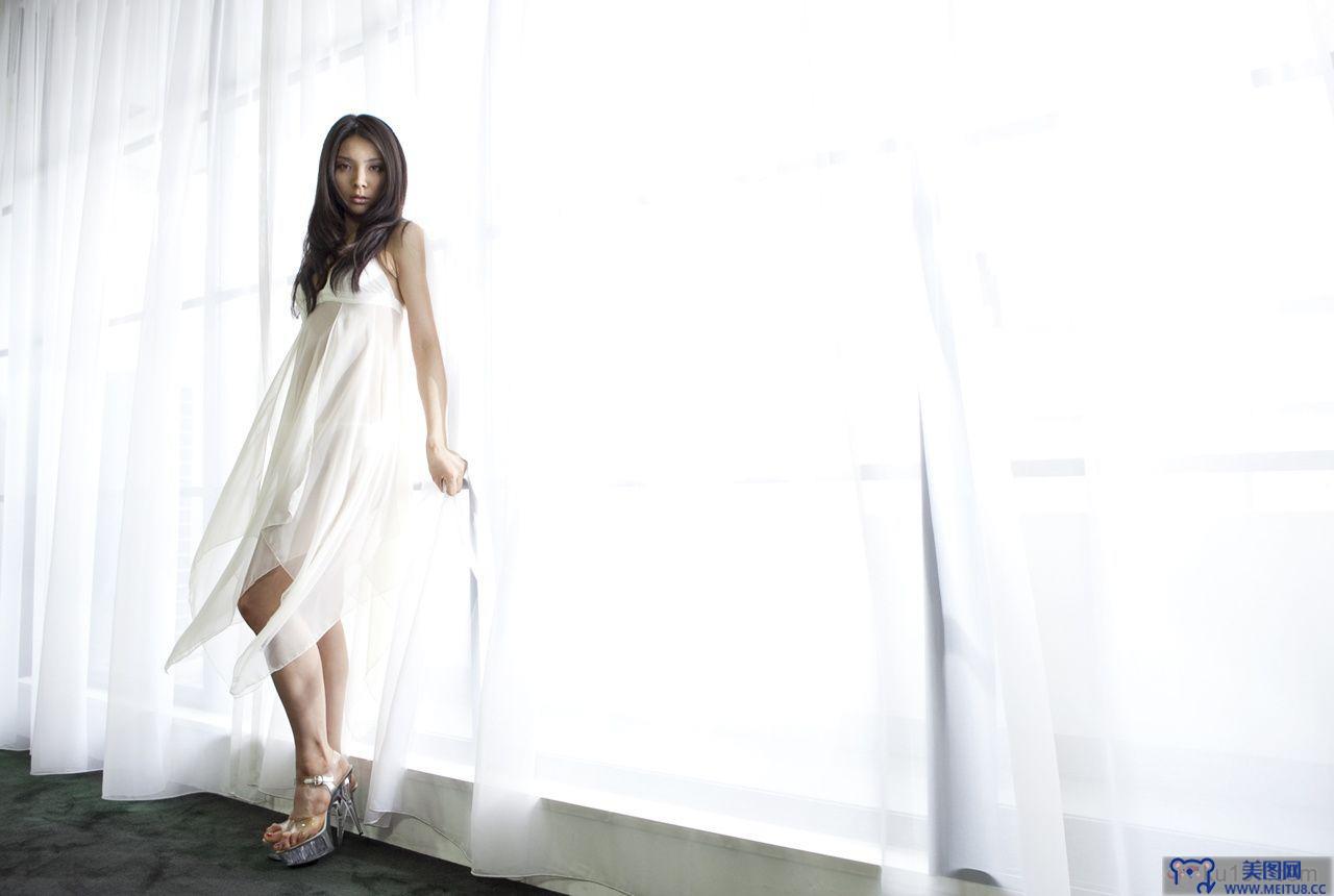 [image.tv美女写真]2010.06.01 Sayaka Akimoto 秋元才加 Princess Sayaka 前編