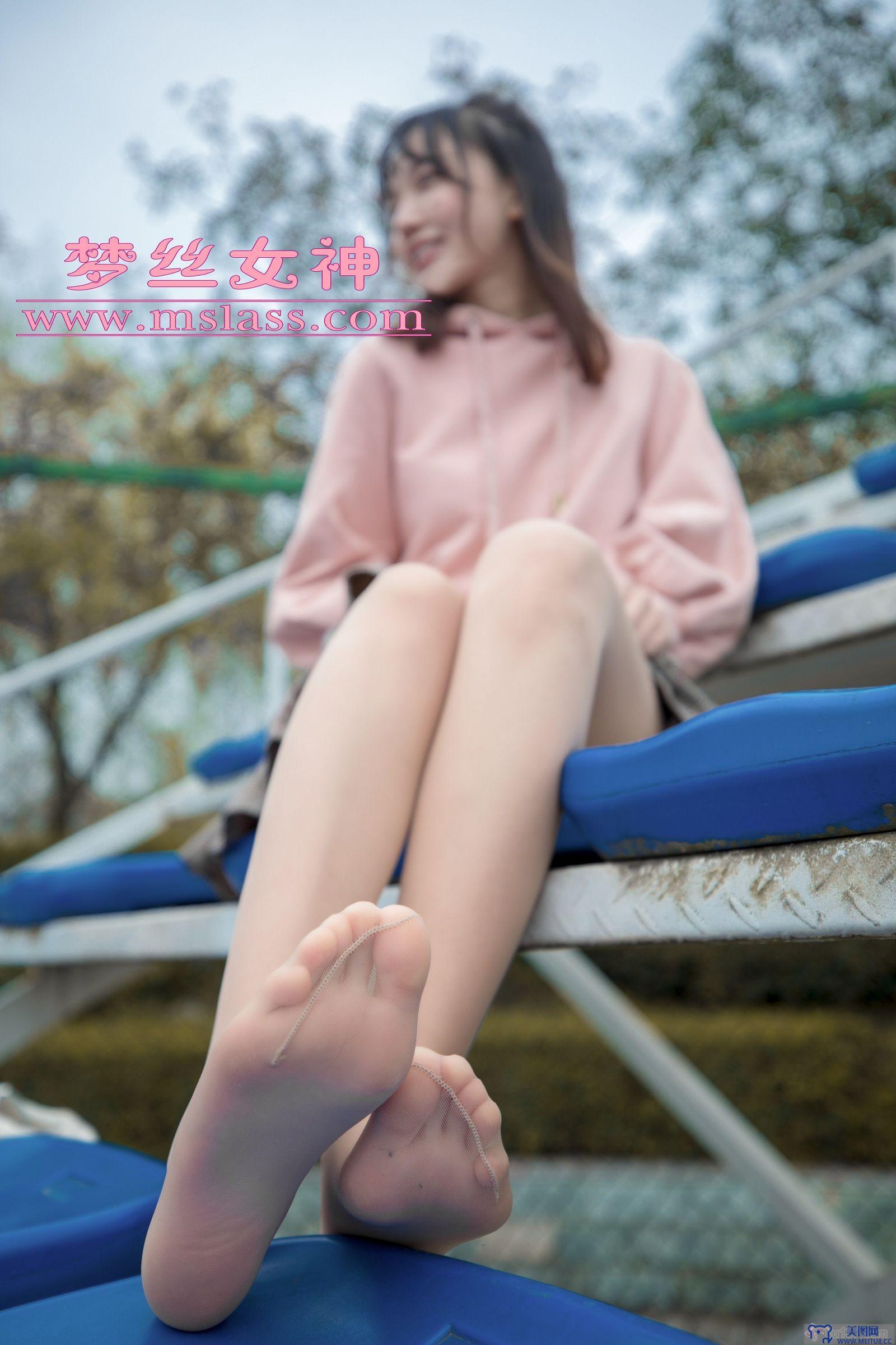 MSLASS梦丝女神 2019.04.23 操场的校花小甜心 玥玥