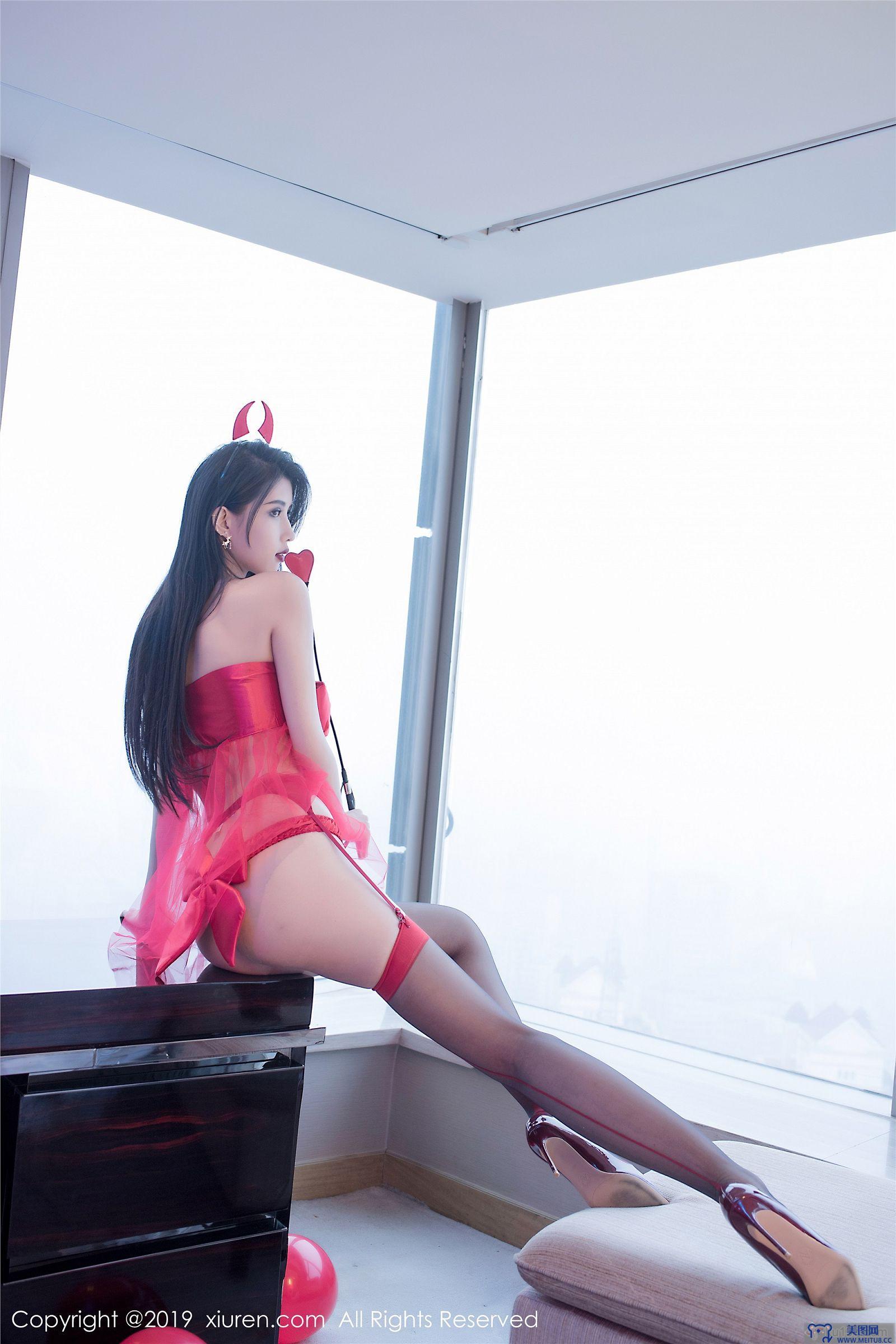 [秀人XIUREN] 2019.12.23 NO.1871 黑色蝴蝶结轻纱圣诞装 葛征Model