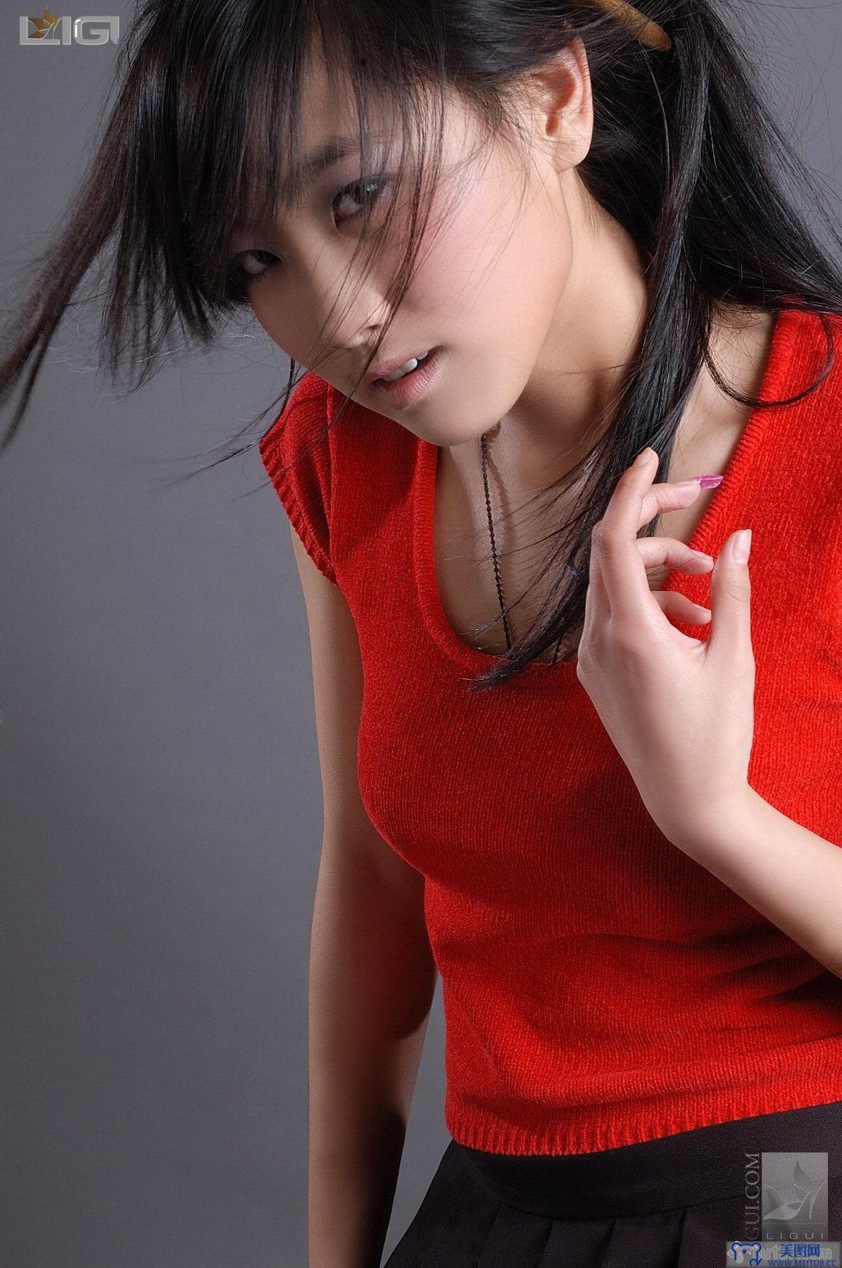 [Ligui丽柜美腿]2008.08.17 包莹 凌乱美.丝袜