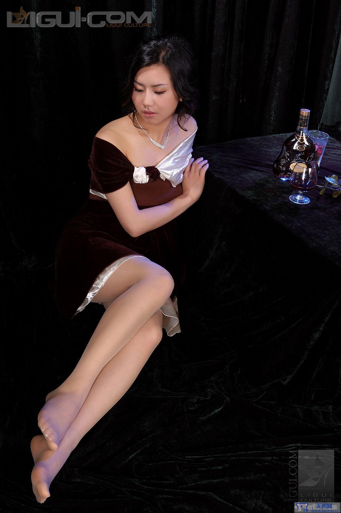 [Ligui丽柜美腿]2008.12.22 高跟气质肉丝美女的法兰西式高贵风情 Model 由美