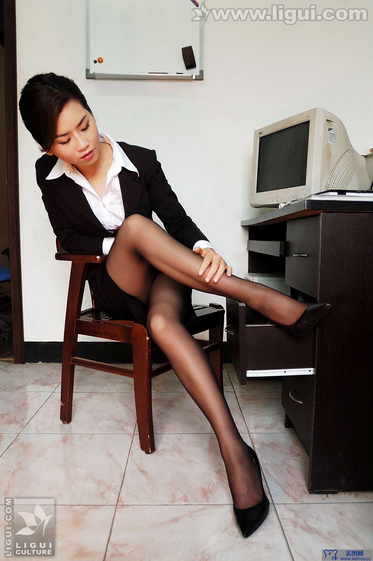 [Ligui丽柜美腿]2009.06.08 办公室女秘书的下身诱惑 Model 尤美