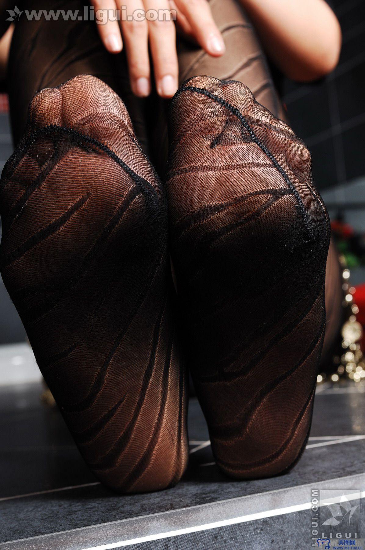 [Ligui丽柜美腿]2009.09.29 经典的条纹黑丝 Model 刘丹丹
