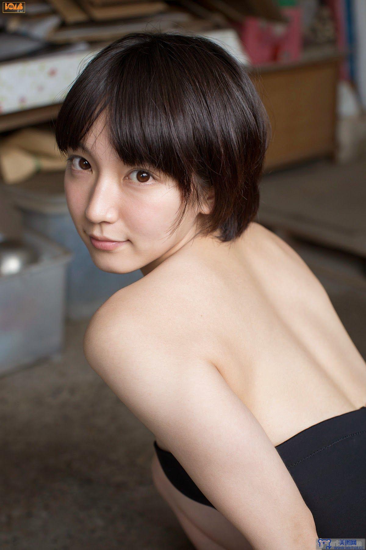 [Bomb.tv套图] 2014年10月号GRAVURE Channel Riho Yoshioka 吉岡里帆