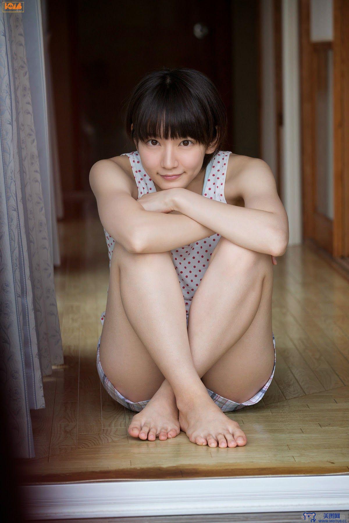 [Bomb.tv套图] 2014年10月号GRAVURE Channel Riho Yoshioka 吉岡里帆