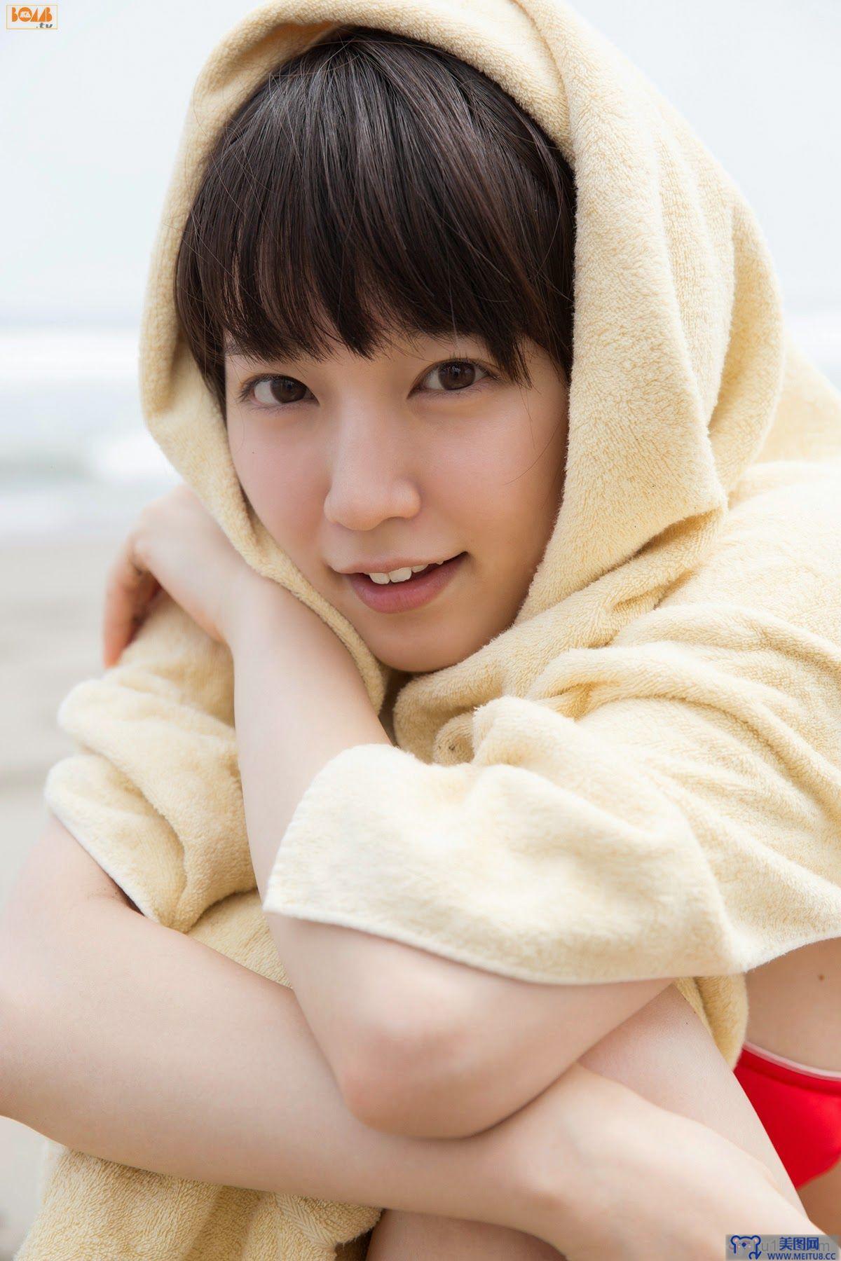 [Bomb.tv套图] 2014年10月号GRAVURE Channel Riho Yoshioka 吉岡里帆