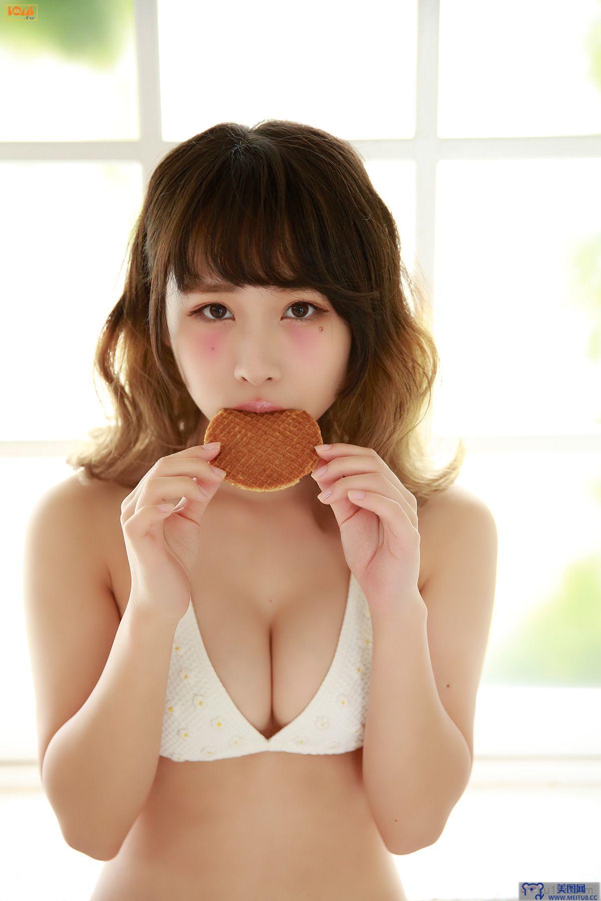 [Bomb.tv套图] 2015年10月号 GRAVURE Channel 增井みお & lyrical school